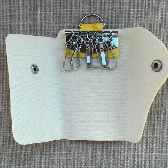 Yellow Key Chain 6 keys Holder Faux Leather Vegan Key Fob Keys Bag New - Picture 3 of 8